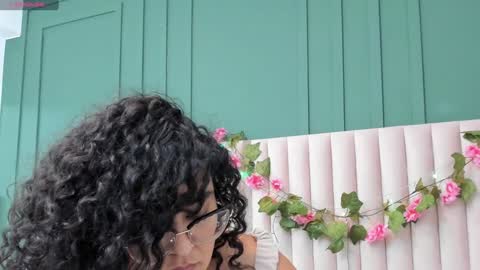 reginavegaa online show from January 2025 02:39:01 PM