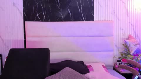 reginavegaa online show from September 2025 11:37:01 AM