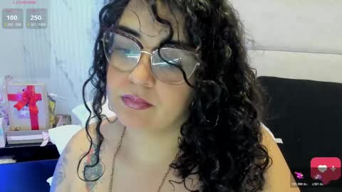 reginavegaa online show from June 2026 11:35:01 AM