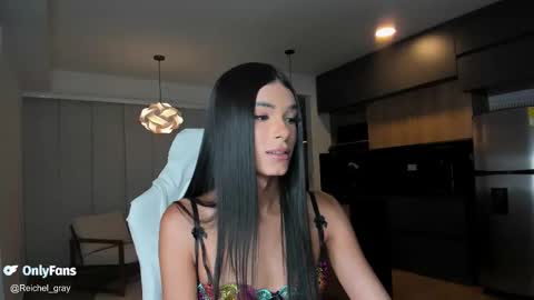 Snapshot of reichel_gray chatting on November 2025 02:45:02 AM REICHEL online show from November 2025 02:45:02 AM