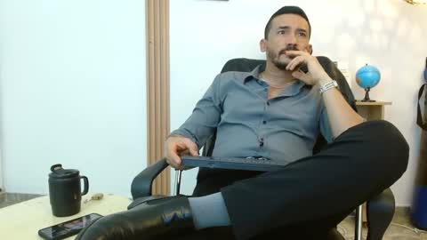   REIKO  online show from October 2025 07:56:02 PM