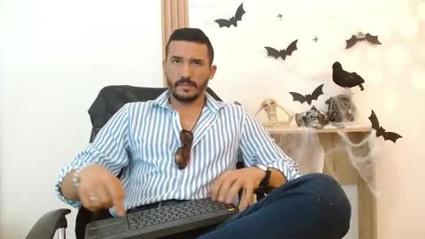   REIKO  online show from October 2025 04:04:02 PM