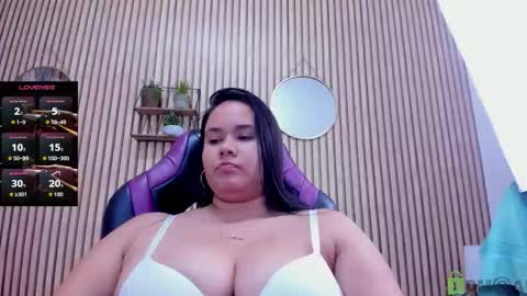 Snapshot of reina_loren chatting on February 2026 07:51:01 AM reina_loren online show from February 2026 07:51:01 AM