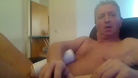 Snapshot of reini7211 chatting on March 2026 03:05:01 PM reini7211 online show from March 2026 03:05:01 PM