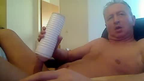 Snapshot of reini7211 chatting on April 2026 11:09:01 AM reini7211 online show from April 2026 11:09:01 AM
