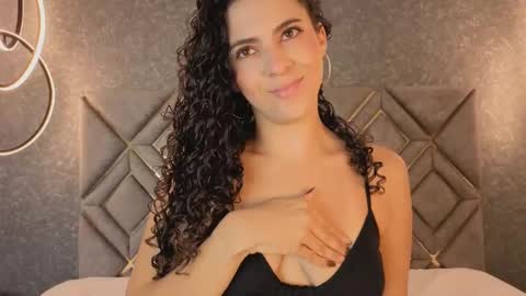 Renata 3 online show from October 2025 10:35:02 AM