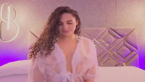 Snapshot of renata_cruz_ chatting on May 2026 11:50:02 AM Renata 3 online show from May 2026 11:50:02 AM