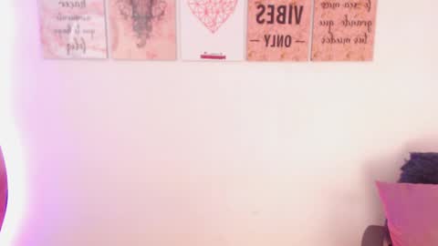 Snapshot of renata_ruiz chatting on December 2024 04:31:02 AM online show from December 2024 04:31:02 AM