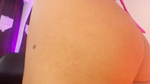 Snapshot of renata_ruiz chatting on January 2025 06:59:01 AM online show from January 2025 06:59:01 AM