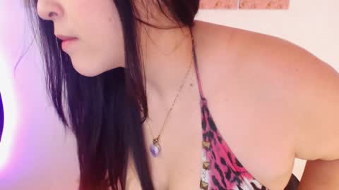 Snapshot of renata_ruiz chatting on January 2025 04:12:01 AM online show from January 2025 04:12:01 AM