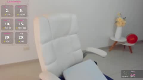 RENATA online show from October 2025 10:56:02 AM