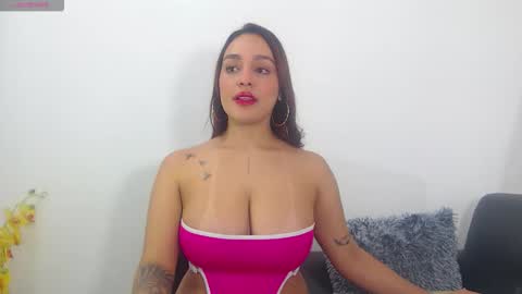 Snapshot of renatabrownn28 chatting on April 2026 09:28:01 PM renatabrownn28 online show from April 2026 09:28:01 PM