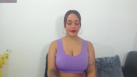 Snapshot of renatabrownn28 chatting on April 2026 08:31:01 AM renatabrownn28 online show from April 2026 08:31:01 AM