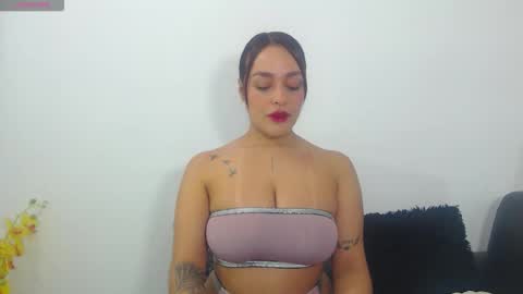 Snapshot of renatabrownn28 chatting on April 2026 09:45:01 AM renatabrownn28 online show from April 2026 09:45:01 AM