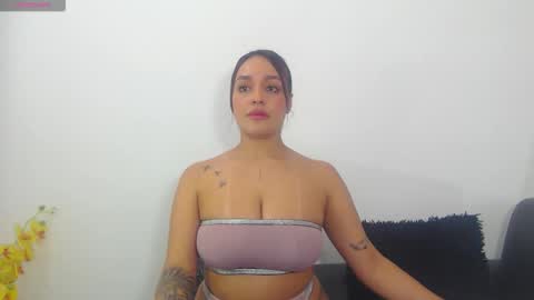 Snapshot of renatabrownn28 chatting on April 2026 01:41:02 PM renatabrownn28 online show from April 2026 01:41:02 PM