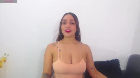 Snapshot of renatabrownn28 chatting on May 2026 05:43:01 PM renatabrownn28 online show from May 2026 05:43:01 PM