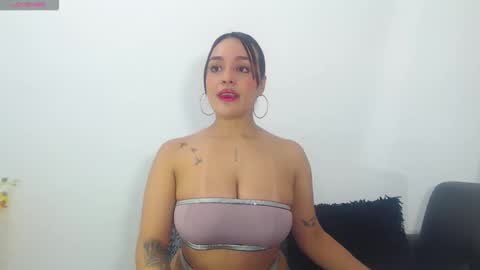 Snapshot of renatabrownn28 chatting on May 2026 08:41:01 AM renatabrownn28 online show from May 2026 08:41:01 AM