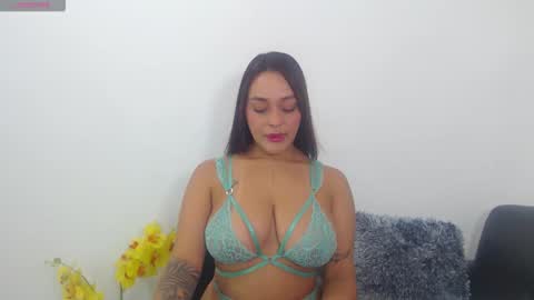 Snapshot of renatabrownn28 chatting on May 2026 05:09:01 PM renatabrownn28 online show from May 2026 05:09:01 PM