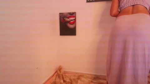 renataj online show from September 2025 05:50:01 PM