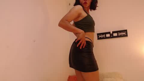 renataj online show from October 2025 09:15:02 PM