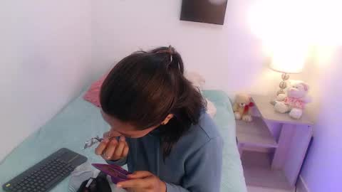 renataj online show from October 2025 09:10:01 AM