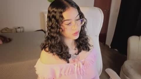 Snapshot of renaxi_smith chatting on October 2025 07:46:02 PM renaxi_smith online show from October 2025 07:46:02 PM