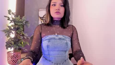 Renee Shelby online show from May 2026 08:58:02 PM