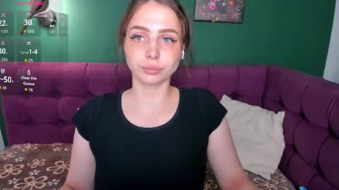 Snapshot of reneeblair chatting on June 2026 01:41:02 AM reneeblair online show from June 2026 01:41:02 AM