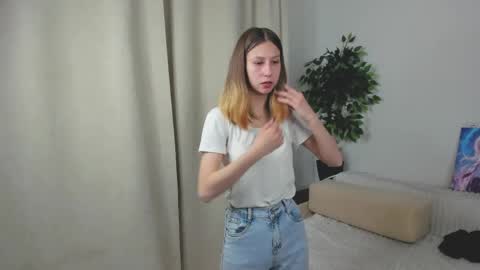 Snapshot of renettaschmeling chatting on May 2026 06:28:02 PM Christina online show from May 2026 06:28:02 PM