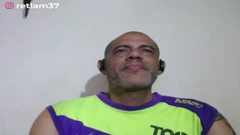 Snapshot of retlam37 chatting on May 2026 05:04:02 AM Walter online show from May 2026 05:04:02 AM