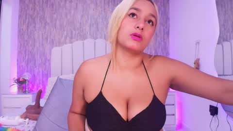 Snapshot of reven_lilith chatting on May 2026 03:14:01 AM REVEN online show from May 2026 03:14:01 AM