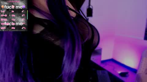 Reven  online show from December 2025 08:05:01 PM