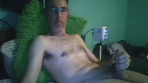 reyes_albert2006 online show from September 2025 11:00:01 AM