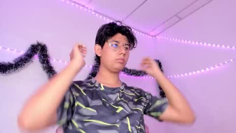 reylatino24 online show from January 2026 08:32:01 PM