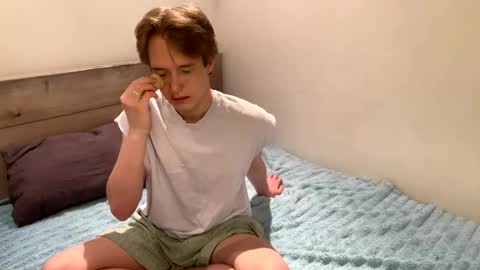 Snapshot of reynasweet_ chatting on June 2026 08:03:01 PM Lola online show from June 2026 08:03:01 PM