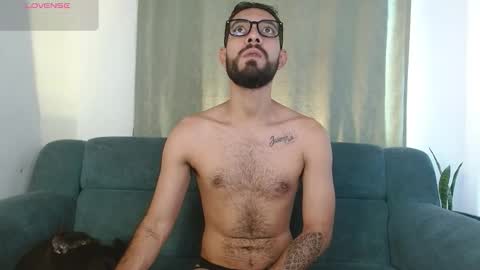 REY PABLO Independent online show from October 2025 03:43:01 PM