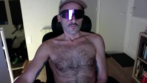 rfmnatural online show from November 2025 07:01:02 PM