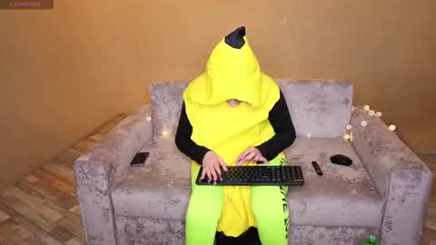 Snapshot of rheamoonn chatting on March 2026 09:37:01 AM Grace online show from March 2026 09:37:01 AM