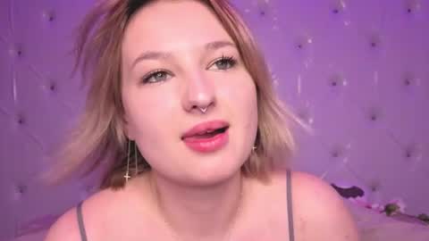 Snapshot of rheamoonn chatting on June 2026 02:34:01 AM Grace online show from June 2026 02:34:01 AM