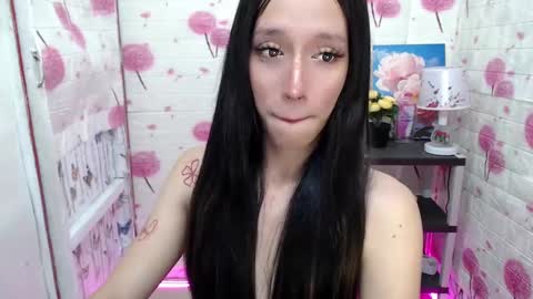 Snapshot of rhian20 chatting on December 2024 09:12:02 PM HI GUYS IM RHIAN PLEASE GIVE ME THUMBS UP online show from December 2024 09:12:02 PM