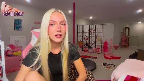 ria  online show from November 2025 04:15:01 AM