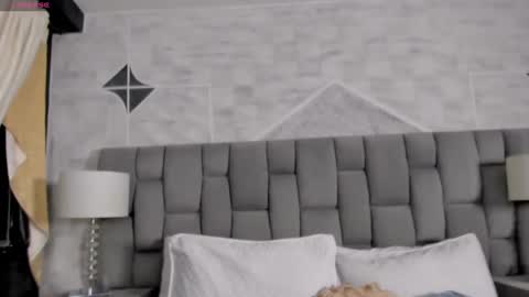 Snapshot of rianamanson chatting on January 2025 08:20:01 AM Riana online show from January 2025 08:20:01 AM