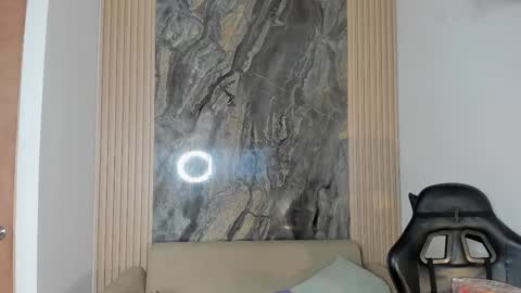 Snapshot of rianamanson chatting on October 2025 04:49:02 PM Riana online show from October 2025 04:49:02 PM