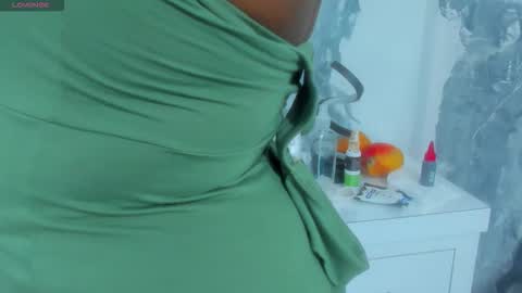 Snapshot of rianamanson chatting on October 2025 09:04:02 PM Riana online show from October 2025 09:04:02 PM