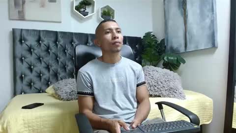 richar_voller online show from February 2025 12:37:02 PM