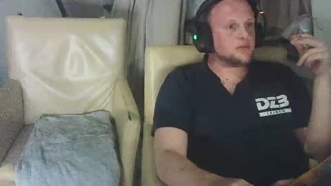 richardd110011 online show from May 2026 08:36:01 PM
