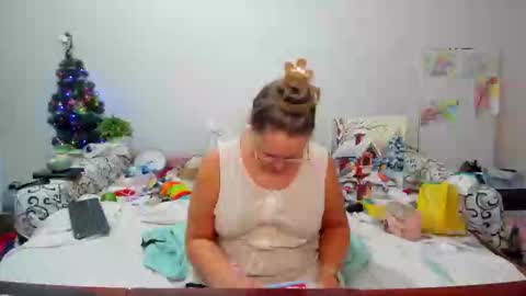 Anna - not anna - right Anna  online show from December 2025 02:46:01 PM