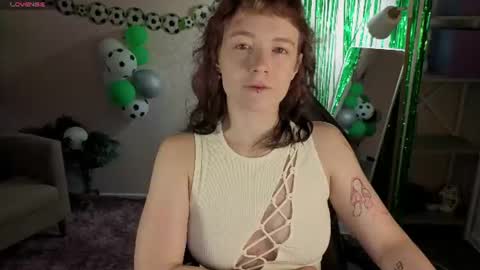 Snapshot of ricki_bloom chatting on June 2026 01:12:02 AM Ricki online show from June 2026 01:12:02 AM