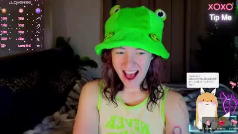 Snapshot of ricki_bloom chatting on July 2026 01:44:01 AM Ricki online show from July 2026 01:44:01 AM