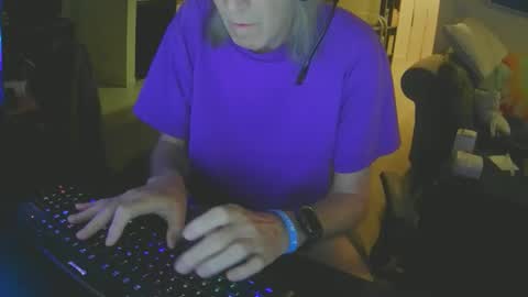 rickl56 online show from October 2025 10:10:01 PM